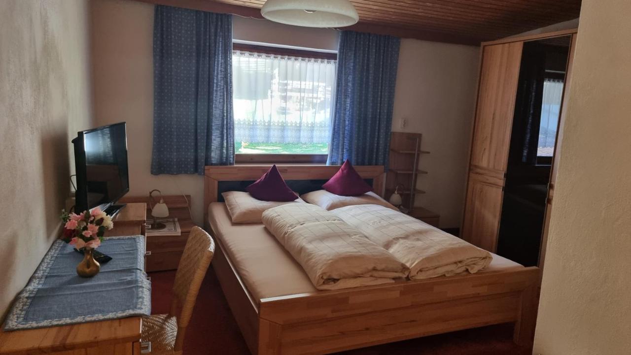 Hotel Garni Friedheim Sankt Anton am Arlberg Room photo