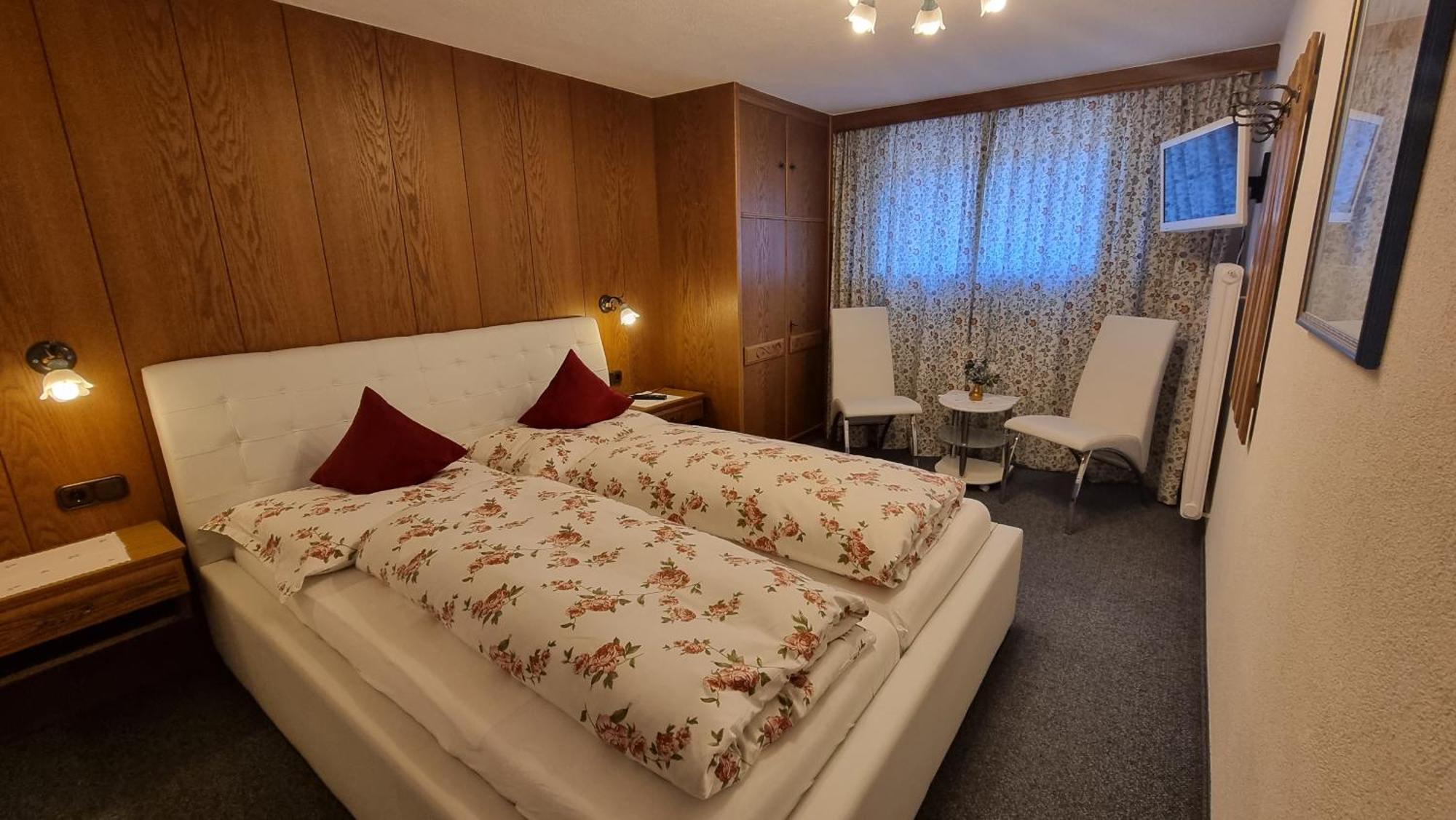 Hotel Garni Friedheim Sankt Anton am Arlberg Room photo